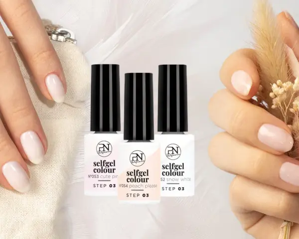 Mains délicates aux ongles parfaits, prêts pour le grand jour. Trois flacons de vernis "selfgel colour" aux teintes douces, idéales pour un ongle mariée élégant.